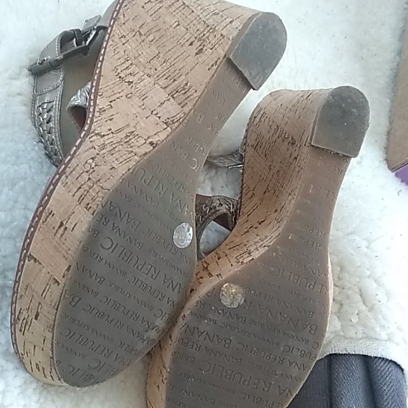 Banana Republic Platform Wedge - Picture 4 of 4